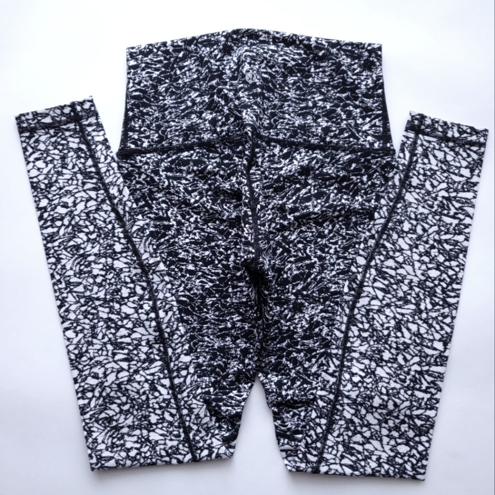 🍋Like New Lululemon Wunder Under Pant (Hi-Rise) - Picture 9 of 13